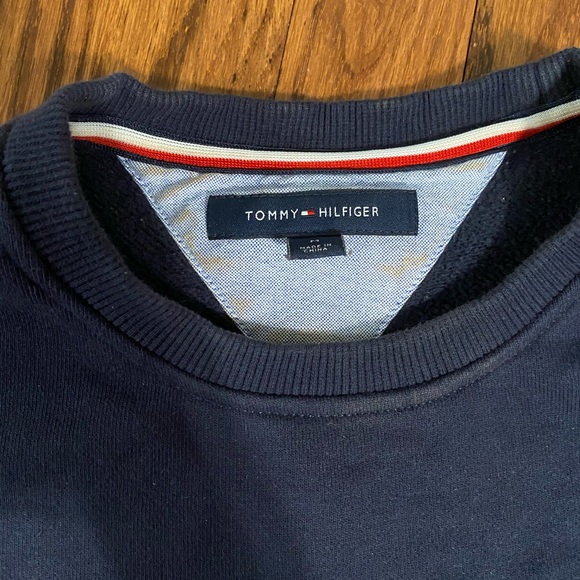 Tommy Hilfiger cropped sweatshirt - Picture 2 of 4